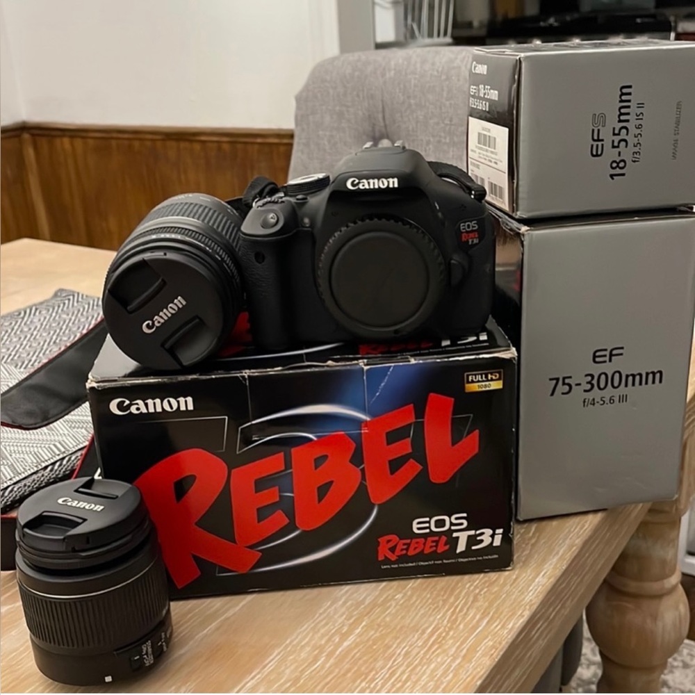 Canon EOS Rebel T3i Bundle